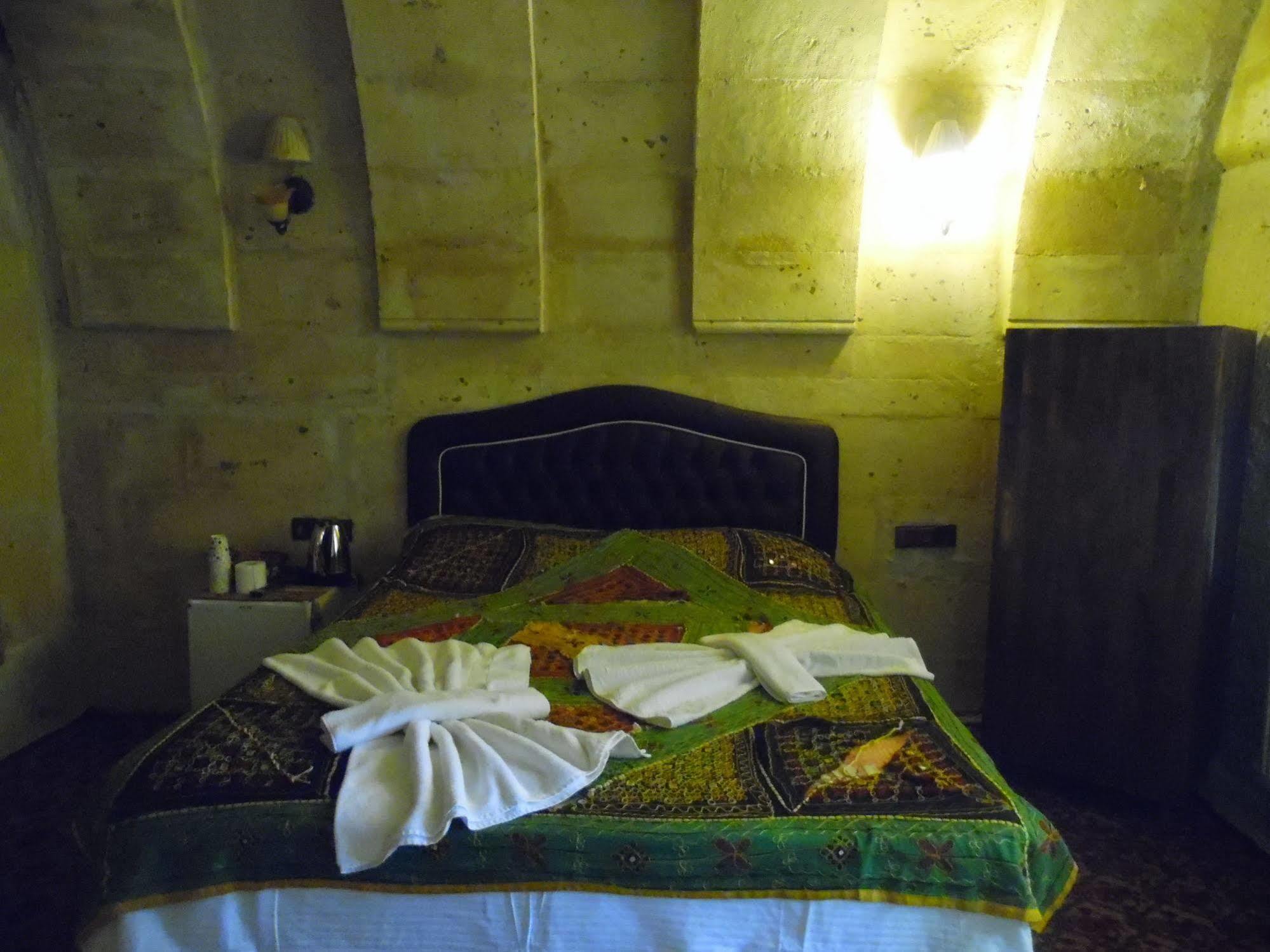 Castle Cave Hotel Гореме Экстерьер фото